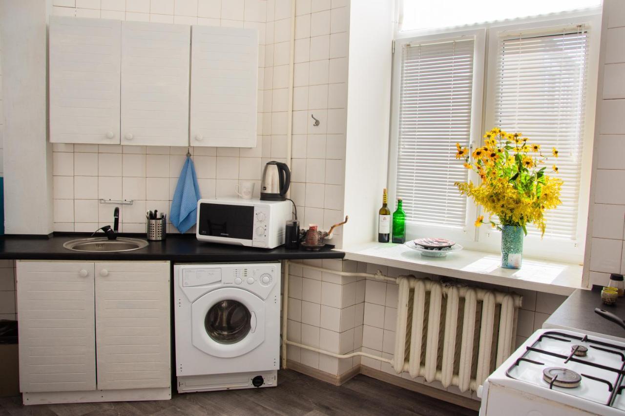 Entire 2-Bedroom Authentic Flat Киев Экстерьер фото